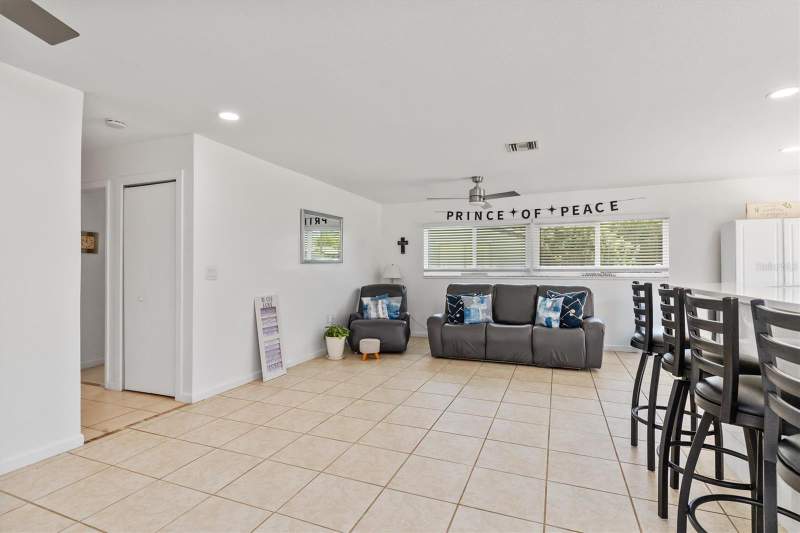 3 bedroom Single Family Residence at 18579 Robinson Avenue, Port Charlotte Sec 037, Port Charlotte — photo 4