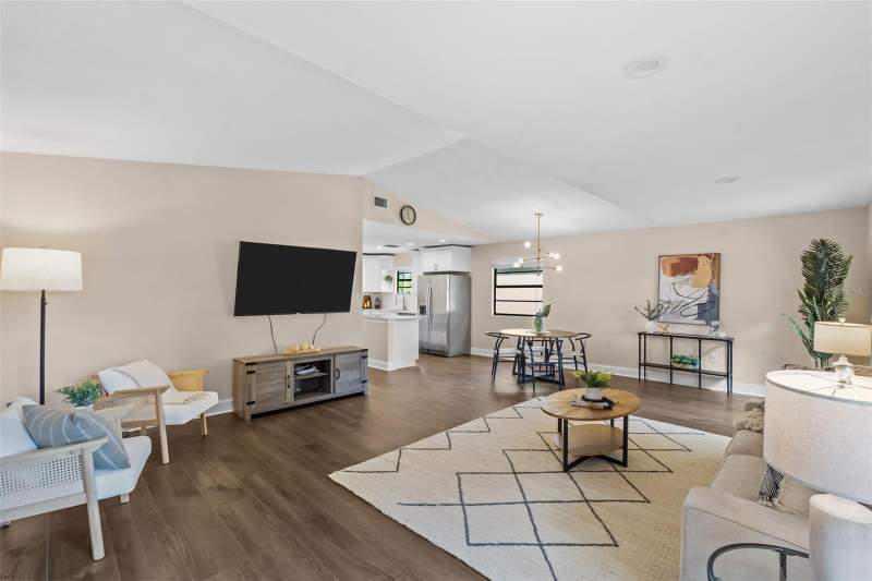 4 bedroom Single Family Residence at 138 69th Avenue, North St Petersburg, St Petersburg — photo 5