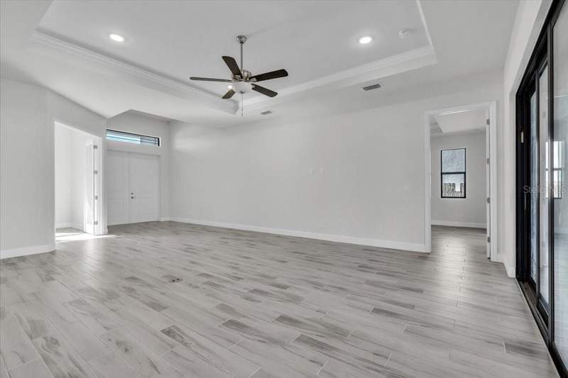 4 bedroom Single Family Residence at 459 NE 2nd Place, Cape Coral, Cape Coral — photo 4