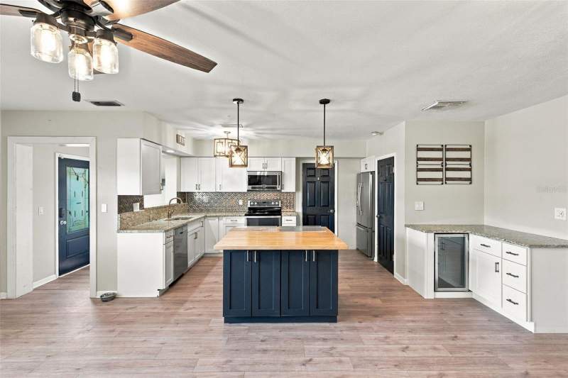 4 bedroom Single Family Residence at 1548 Orange Street, Highland Lake Sub 3rd Add, Clearwater — photo 5