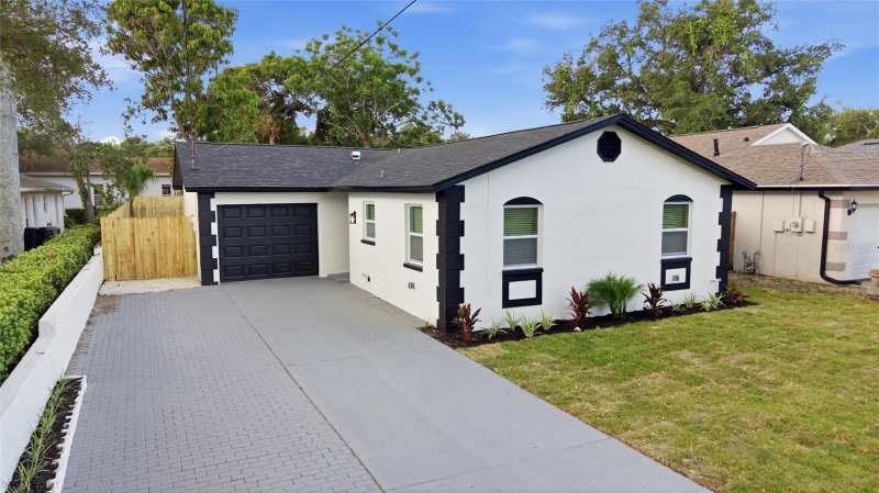 4 bedroom Single Family Residence at 1001 Carlton Street, Jacksons C E Sub, Clearwater — photo 1