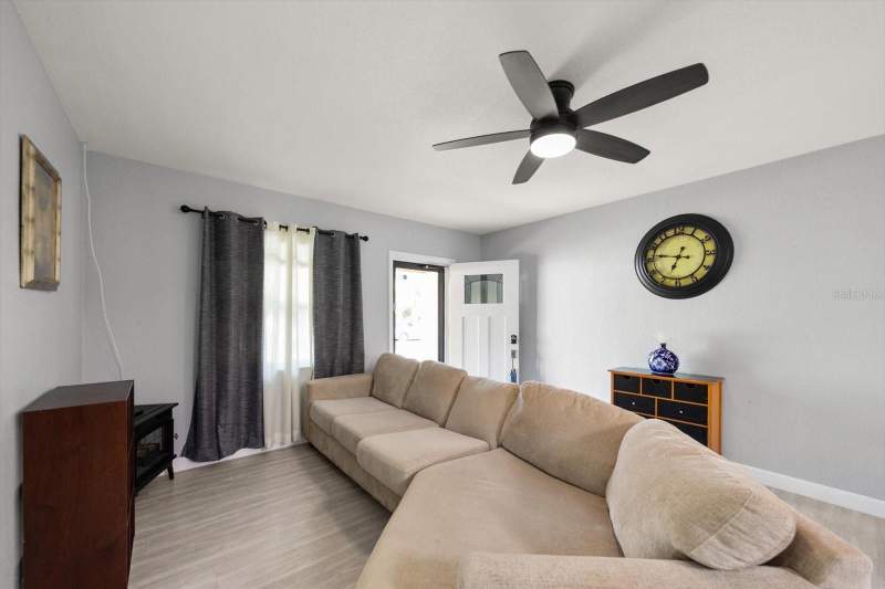 3 bedroom Single Family Residence at 611 11th Street, Lucymar 5th Add, Largo — photo 5