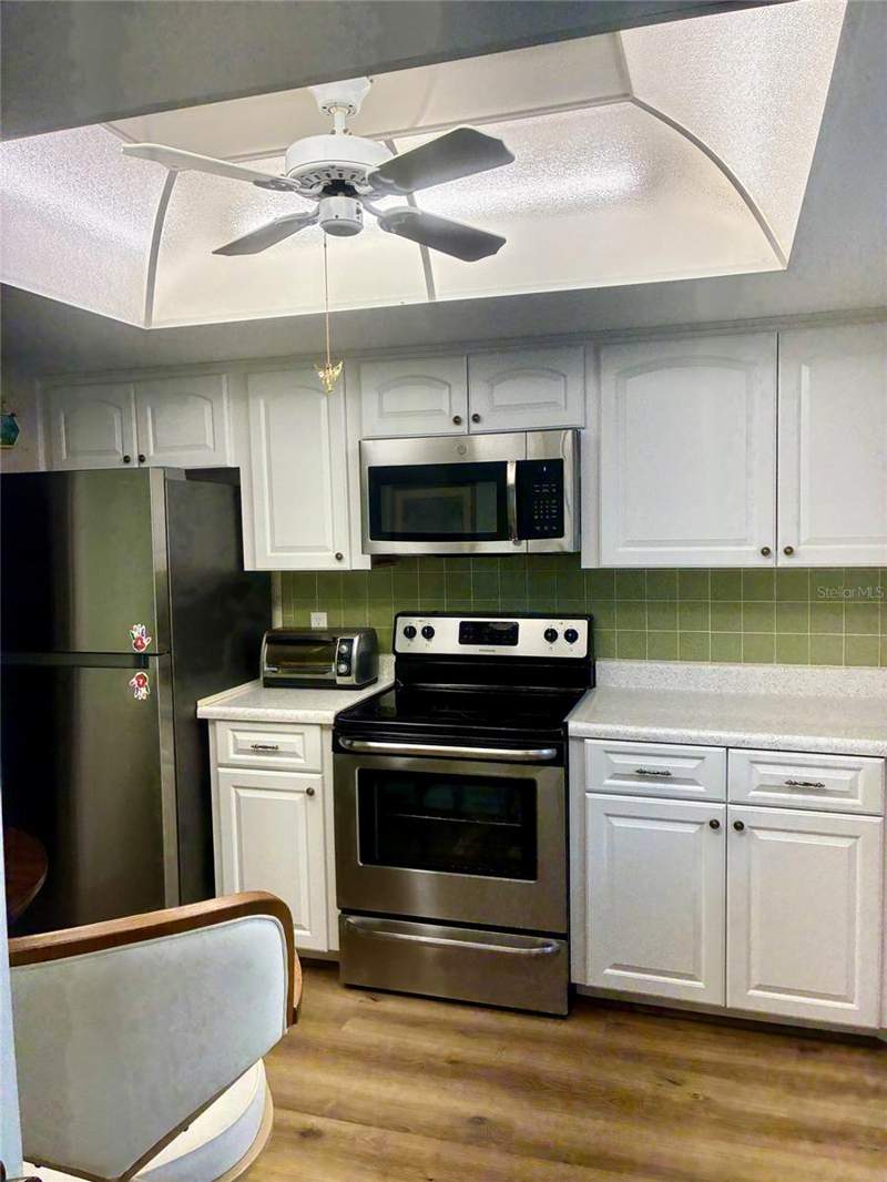 2 bedroom Villa at 1674 S Lake Avenue #6, Normandy Park South, Clearwater — photo 4