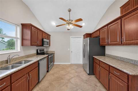 313 Gonzales Place, Lady Lake FL - photo 12 of 30