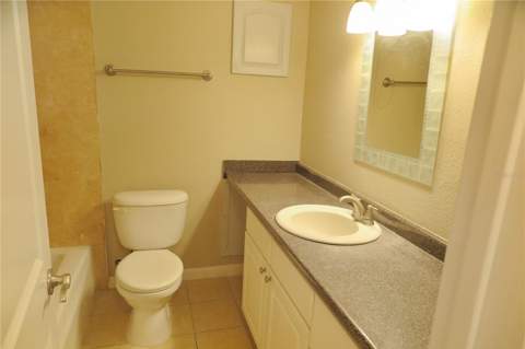 507 NW 39th Road #210, Gainesville FL - photo 14 of 16