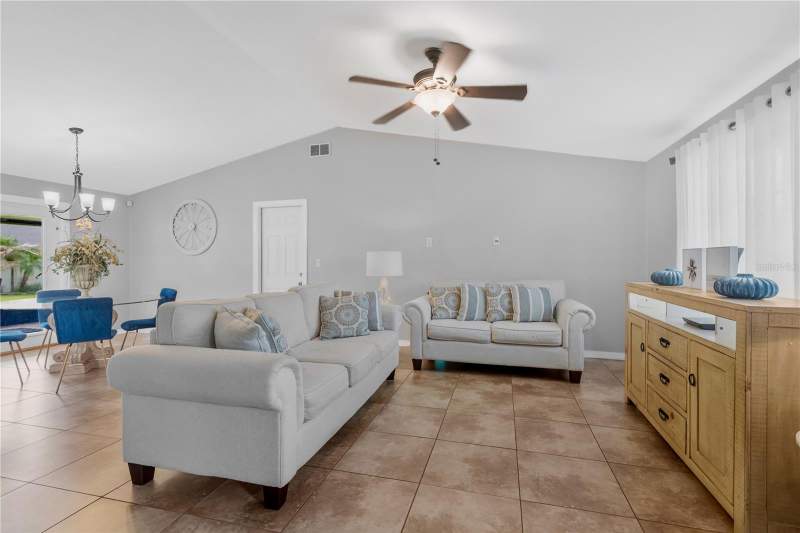 3 bedroom Single Family Residence at 819 Jacaranda Drive, Manors Of Forest Lakes The Ph 2, Oldsmar — photo 4