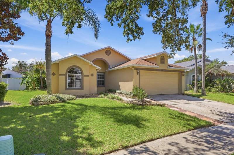 4 bedroom Single Family Residence at 1118 Maidenmoor Road, Stoneybrook West, Winter Garden — photo 2