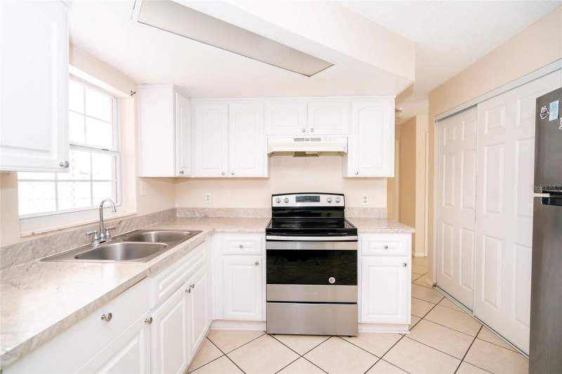 3 bedroom Single Family Residence at 8033 Manvel Drive, The Lakes, Port Richey — photo 4