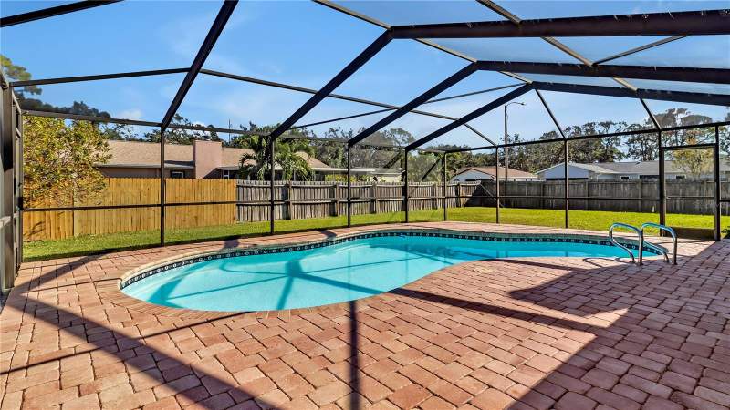 3 bedroom Single Family Residence at 7801 17th Way, Cinnamon Lake - 2nd Pt Rep, St Petersburg — photo 3
