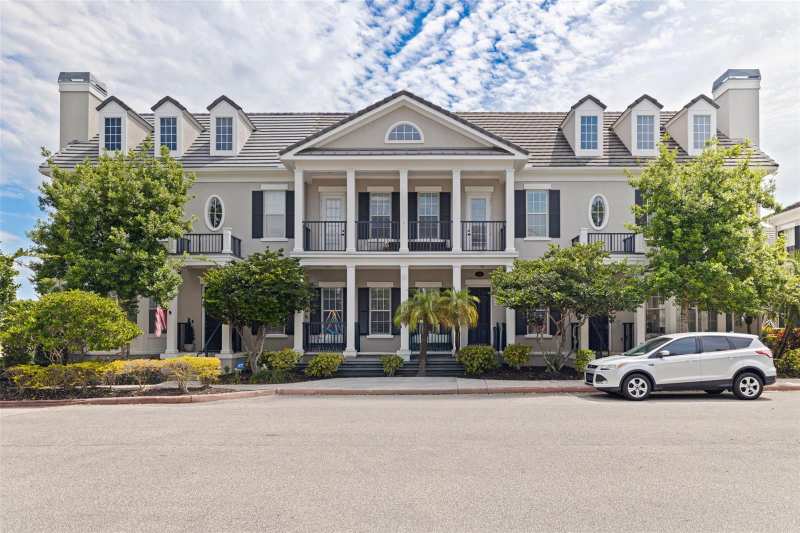 4 bedroom Townhouse at 125 Commonwealth Court, Back Bay At Carillon, St Petersburg — photo 1