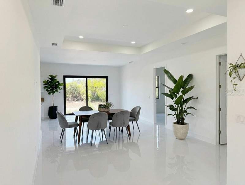 4 bedroom Single Family Residence at 2725 Embers Parkway, Cape Coral, Cape Coral — photo 5