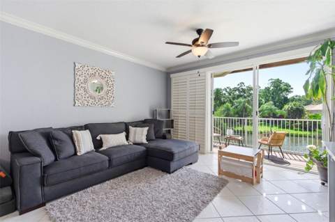 117 Brent Circle, Oldsmar FL - photo 10 of 43