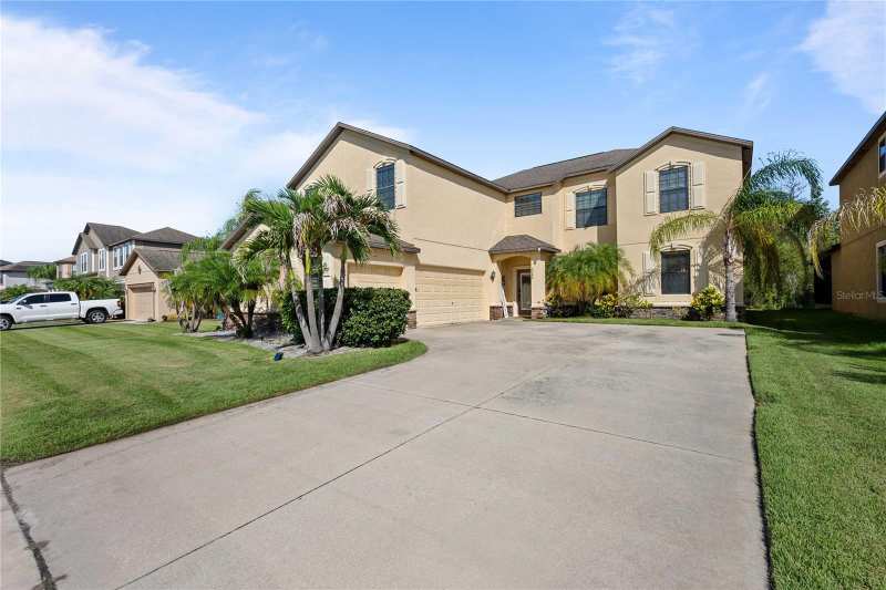 5 bedroom Single Family Residence at 5049 Ivory Stone Drive, Dg Farms Ph 2B, Wimauma — photo 1
