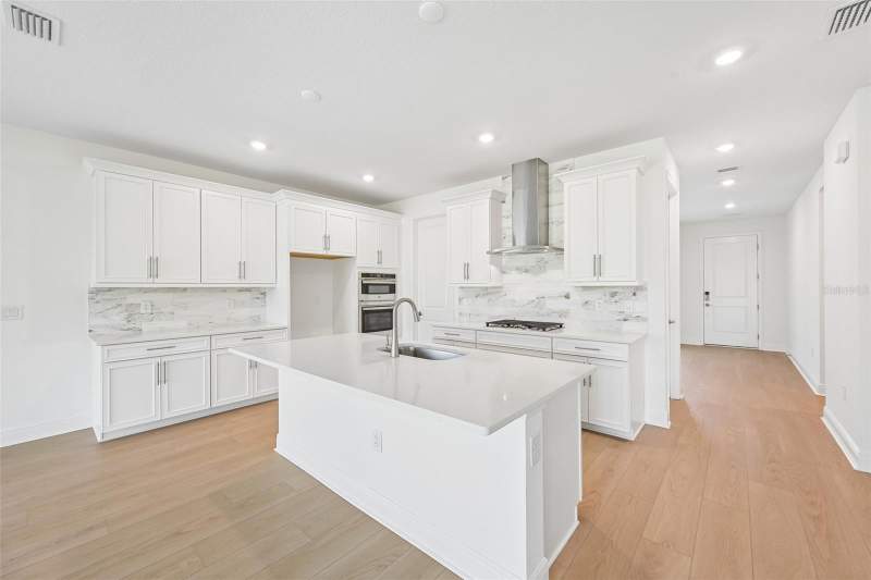 4 bedroom Single Family Residence at 7551 Hawkstone Drive, Hawkstone, Sarasota — photo 3