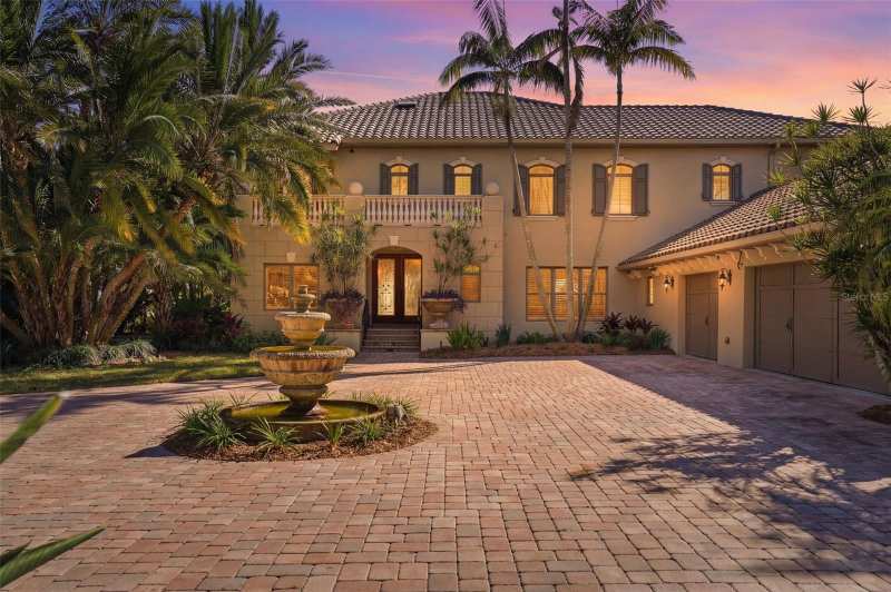 5 bedroom Single Family Residence at 6755 30th Street, Kos-Mac Rep, St Petersburg — photo 1