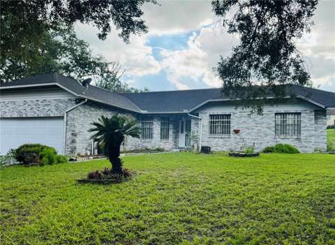 819 Chamberlain Loop, starter home for sale in Lake Wales