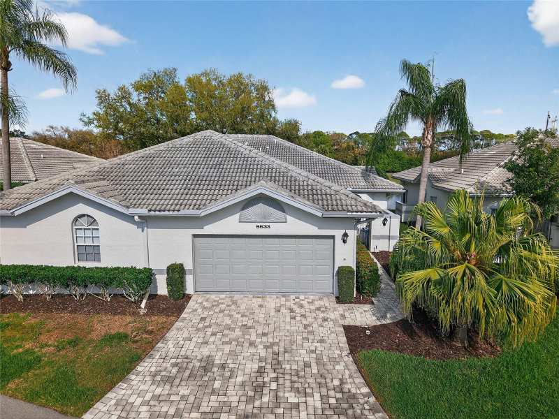 2 bedroom Villa at 5633 E Long Common Court #20, Long Common, Sarasota — photo 1