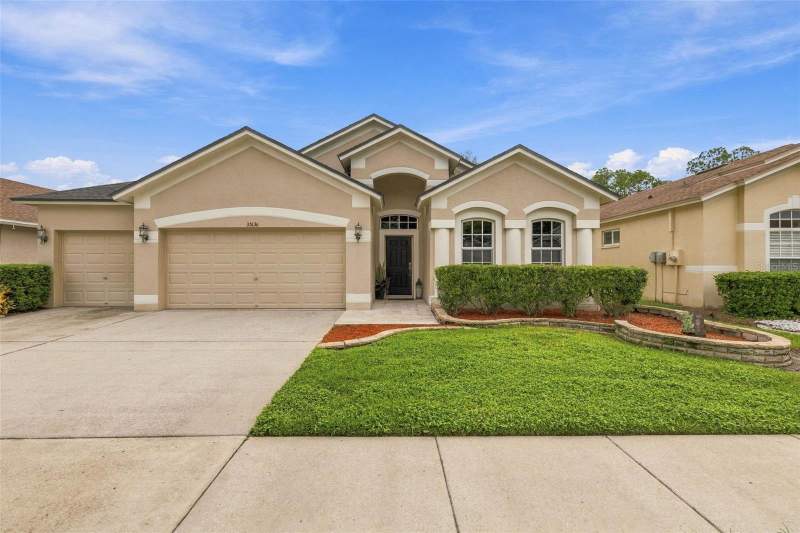 4 bedroom Single Family Residence at 35136 Deerfield Oaks Drive, Lake Bernadette Parcels 17 & 18A, Zephyrhills — photo 2