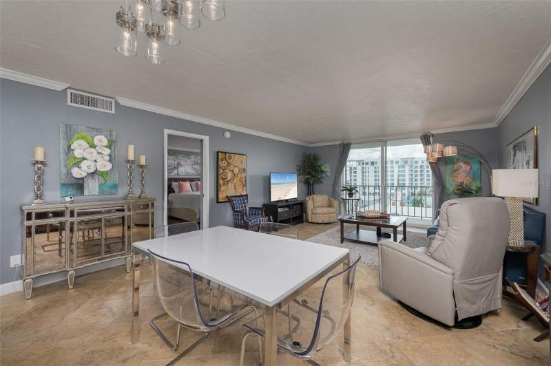 1 bedroom Condominium at 101 S Gulfstream Avenue #12C, Dolphin Tower, Sarasota — photo 2