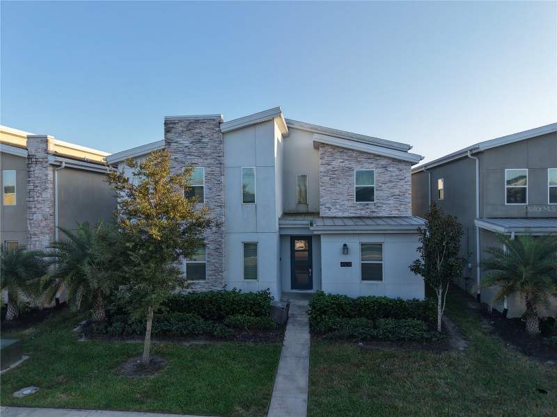 8 bedroom Single Family Residence at 4508 Target Boulevard, Cove At Storey Lake II, Kissimmee — photo 2