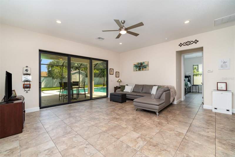 3 bedroom Single Family Residence at 3137 SE 8th Avenue, Cape Coral, Cape Coral — photo 4