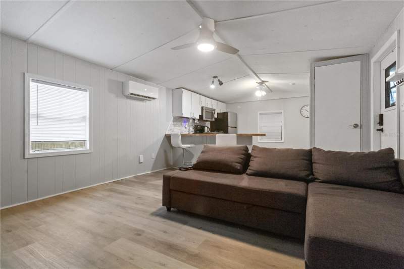 2 bedroom Manufactured Home at 11301 Edison Avenue, Griffin Park, New Port Richey — photo 4