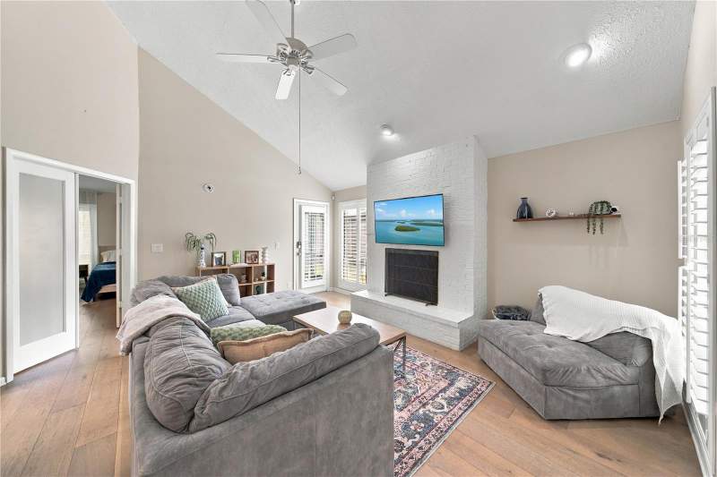 2 bedroom Townhouse at 11413 Galleria Drive, Galleria, Tampa — photo 4