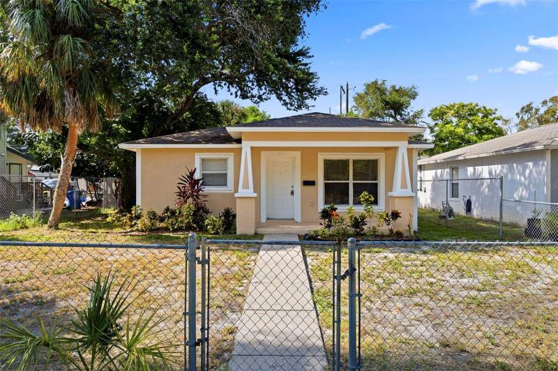 3 bedroom Single Family Residence at 980 13th Avenue, Cherokee Sub, St Petersburg — photo 2