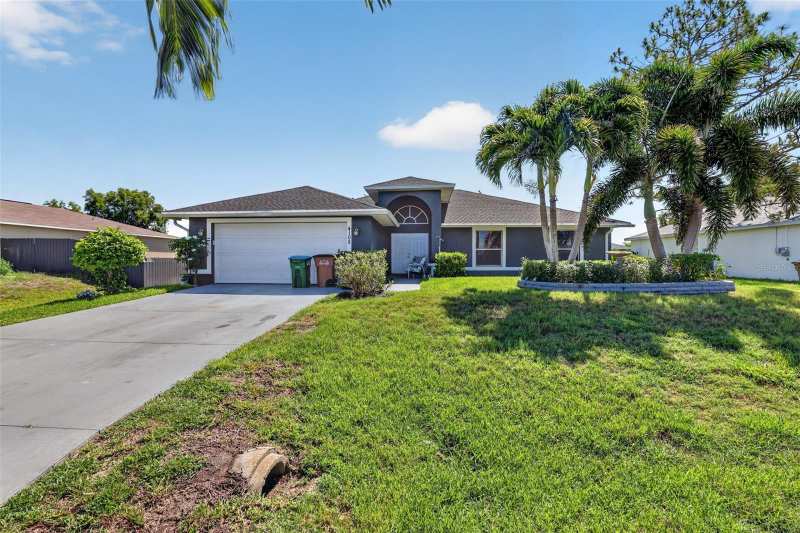 3 bedroom Single Family Residence at 4105 NE 20th Place, Cape Coral, Cape Coral — photo 1
