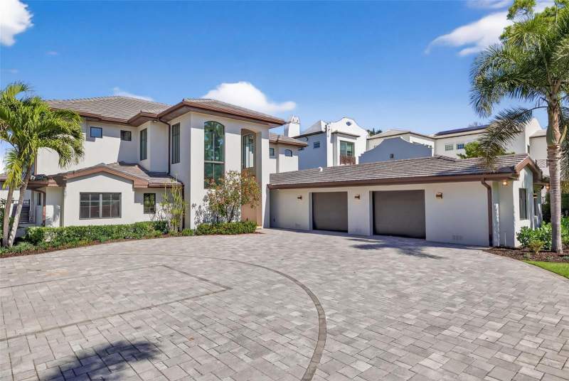 4 bedroom Single Family Residence at 460 Coffee Pot Riviera, Snell Park Ests, St Petersburg — photo 2