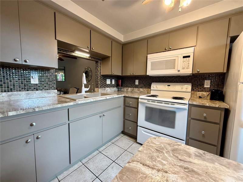 2 bedroom Condominium at 4303 Summersun Drive, Gardens Of Beacon Square, New Port Richey — photo 5