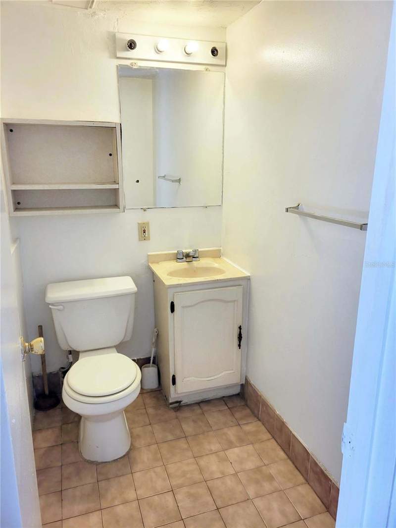 4 bedroom Condominium at 914 SW 8th Avenue #26, Lamancha, Gainesville — photo 3