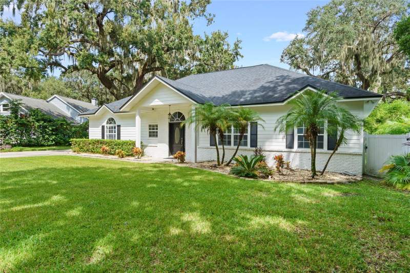 4 bedroom Single Family Residence at 715 Magnolia Street, Windermere Town, Windermere — photo 2
