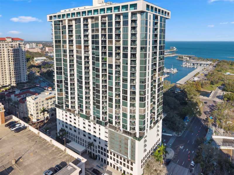 1 bedroom Condominium at 1 Beach Drive #1109, Bayfront Tower Condo, St Petersburg — photo 1