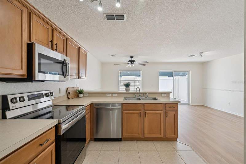 2 bedroom Townhouse at 12621 SOMERSET OAKS STREET, WATERFORD VILLAS 51 103, ORLANDO — photo 4