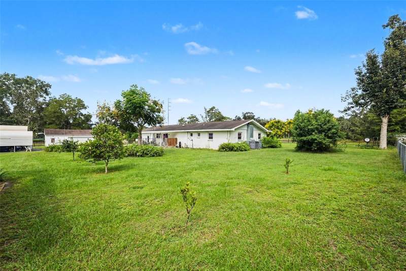3 bedroom Single Family Residence at 39800 County Road 54, Zephyrhills Colony Co, Zephyrhills — photo 3