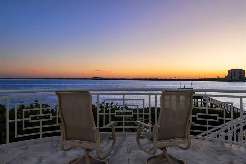 5 bedroom Single Family Residence at 6199 54th Street, Bayway Isles Unit 2 Rep, St Petersburg — photo 2