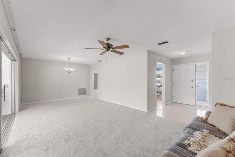 2 bedroom Single Family Residence at 2019 High Ridge Drive, Greenbriar, Clearwater — photo 4