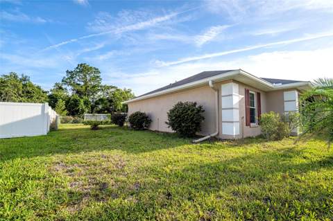 12036 Penguin Avenue, Weeki Wachee FL - photo 6 of 32