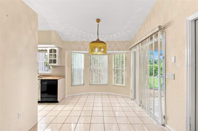 3 bedroom Single Family Residence at 37117 Foxrun Place, Silver Oaks Ph 01, Zephyrhills — photo 5