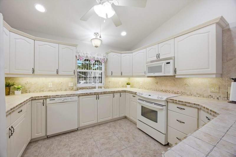 3 bedroom Single Family Residence at 477 Sweetwater Way, Sweetwater Golf & Tennis Club Add 02, Haines City — photo 3