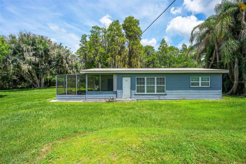 3 bedroom Single Family Residence at 10112 State Road 33, Pine Island, Groveland — photo 2