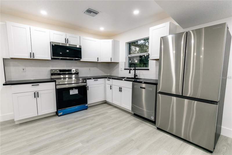 2 bedroom Single Family Residence at 3149 W Washington Street, Cottage Hill Sub, Orlando — photo 4