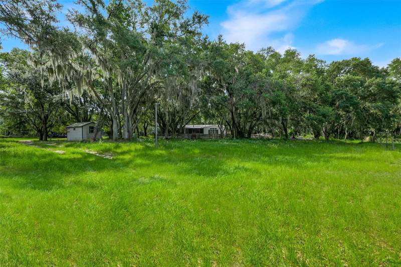 4 bedroom Manufactured Home at 23449 Thomas Allen Road, Acreage, Howey In The Hills — photo 4
