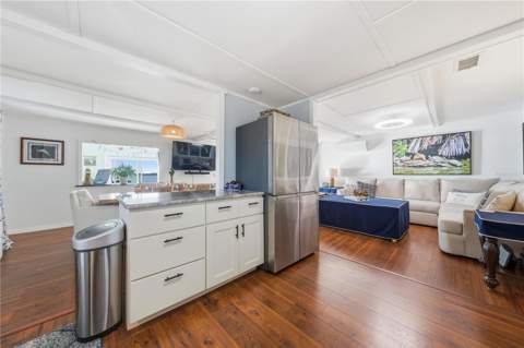 527 Sinclair Circle, Tavares FL - photo 6 of 6