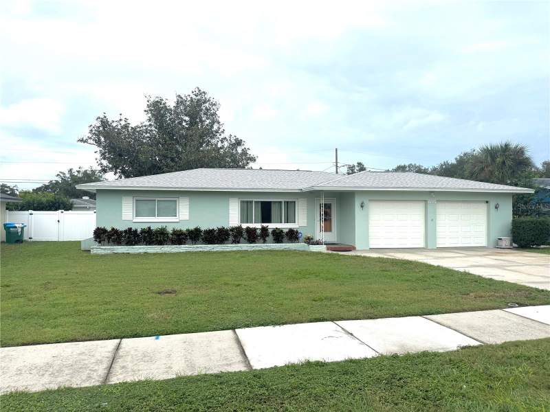 3 bedroom Single Family Residence at 1527 Lakeview Road, Highland Lake Sub 1st Add, Clearwater — photo 2