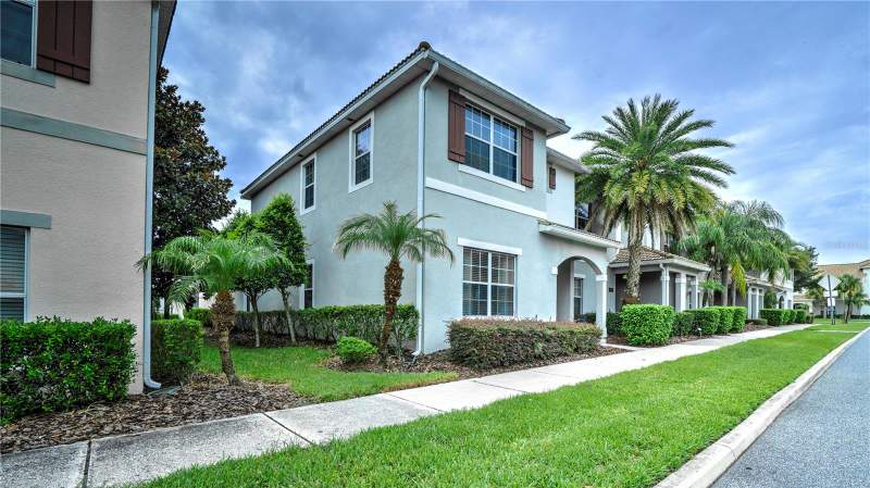5 bedroom Townhouse at 4882 Clock Tower Drive, Storey Lake Ph 1B-2A, Kissimmee — photo 2
