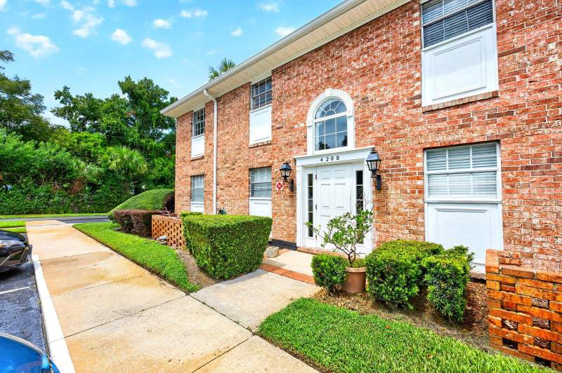 2 bedroom Condominium at 4208 LAKE UNDERHILL ROAD #5D3, PLANTATION APTS ORLANDO, ORLANDO — photo 2