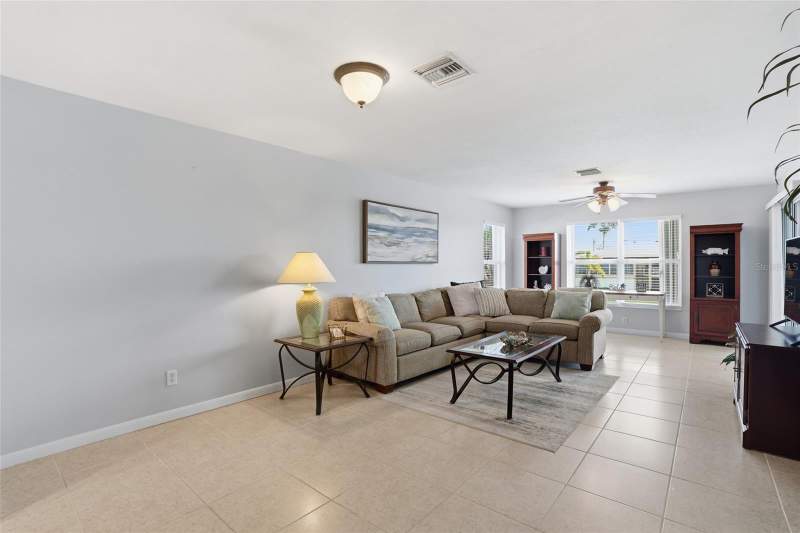 2 bedroom Condominium at 912 SE 46th Street #201, Villa Grande Condo 01, Cape Coral — photo 4