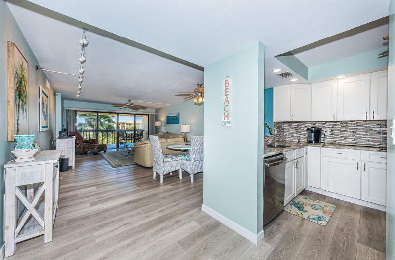 2 bedroom Condominium at 401 150TH AVENUE #245, BOCA VISTA CONDOMINUM, MADEIRA BEACH — photo 5